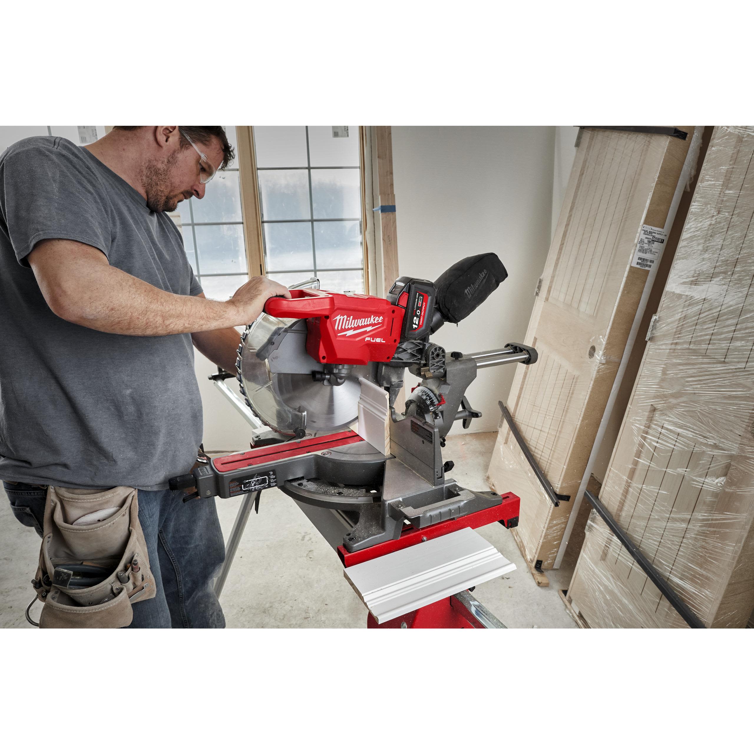 Milwaukee m18 2024 fms305